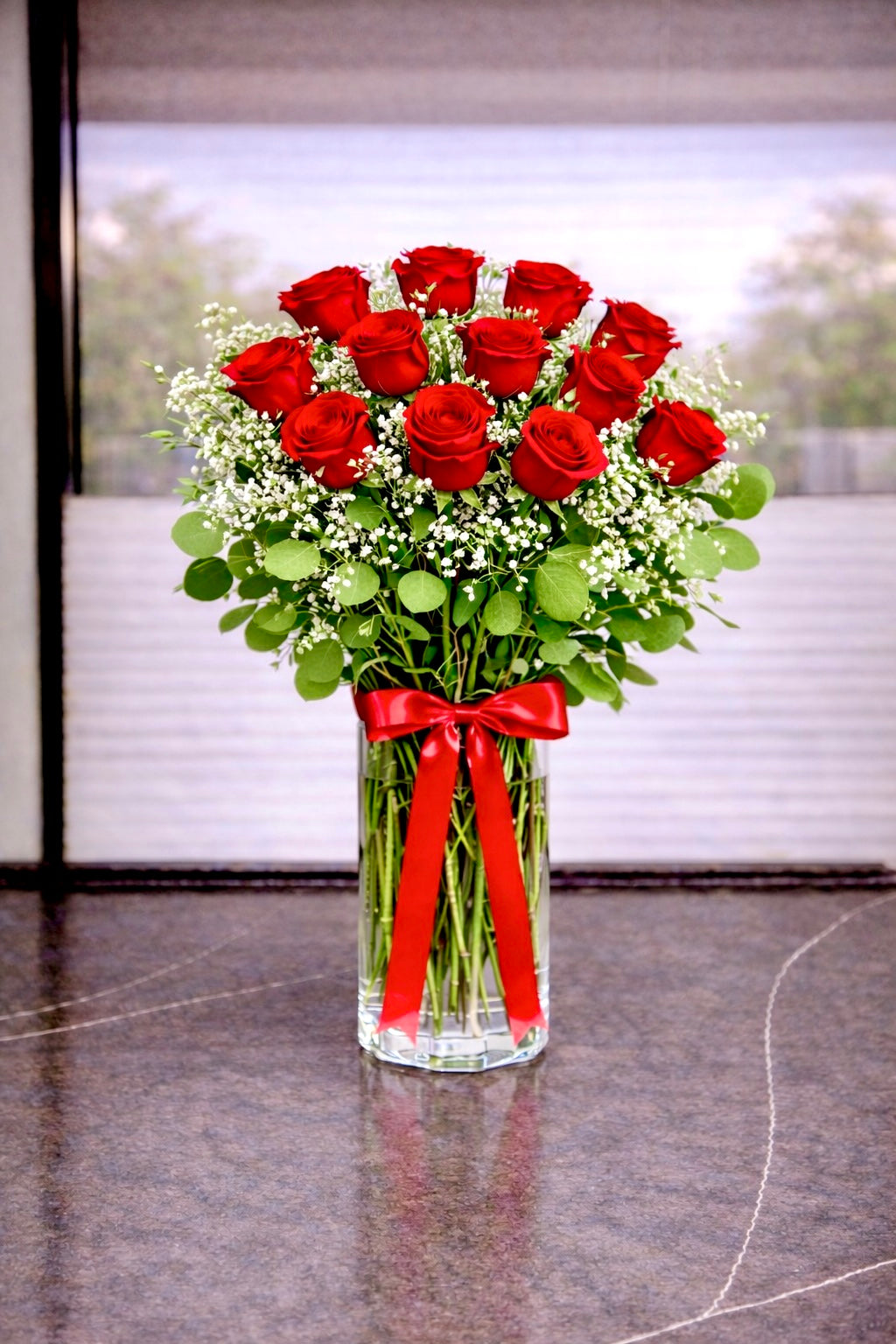 Classic Romance - Dozen Red Roses